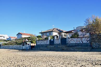 11 SAN VINCENZO Trilo 6 posti complesso fronte mar