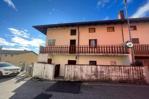 CASA DI TESTA BICAMERE VICINANZE LAGO DI CORNINO