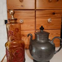 Teiera Sheffield 1886 e Bottiglia vetro decorata