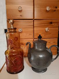 Teiera Sheffield 1886 e Bottiglia vetro decorata