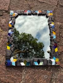 Specchio con cornice mosaico