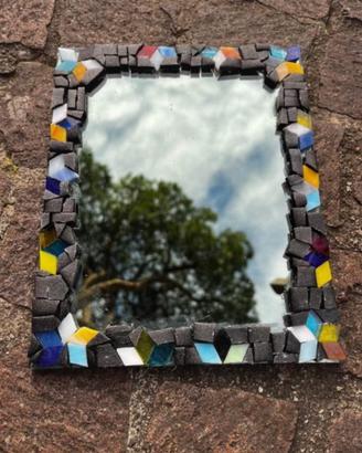 Specchio con cornice mosaico
