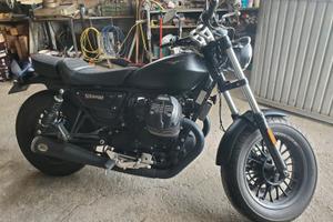 Moto Guzzi V9 - 2018