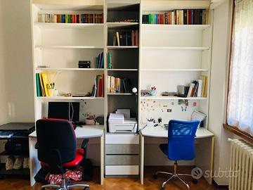 Cameretta angolare a ponte + libreria e scrivanie