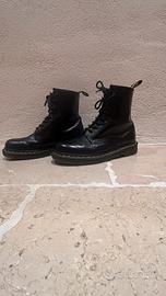 Dr. Martens anfibio
