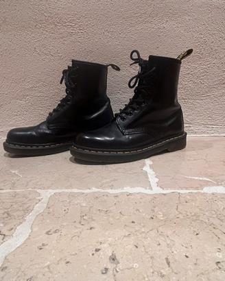 Dr. Martens anfibio