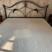 Letto matrimoniale in ferro battuto