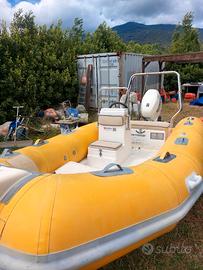 gommone giallo