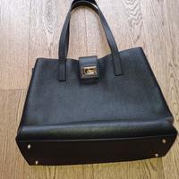 Borsa nera Furla con cerniera interna 27×35