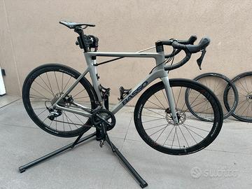 Bici da corsa Basso Astra carbonio