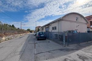 PE 122 Capannone con corte Pescara