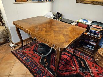 Tavolo in noce allungabile