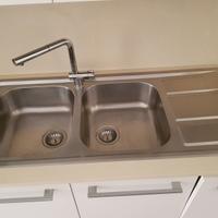 Lavello in acciaio inox con doppia vasca