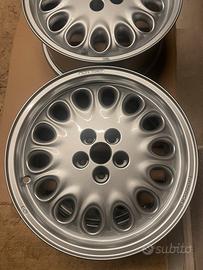 Cerchi in lega Alfa Romeo 6,5x16 H2-30,5