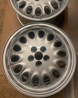 Cerchi in lega Alfa Romeo 6,5x16 H2-30,5