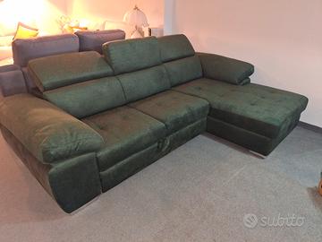 divano con penisola e panca estraibile