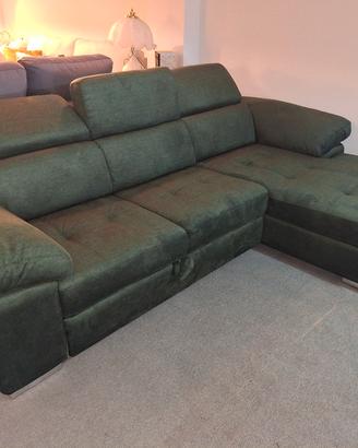 divano con penisola e panca estraibile