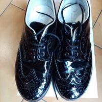 Scarpe vernice nero n. 32