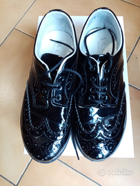 Scarpe vernice nero n. 32