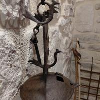 Antico lume in ferro battuto 