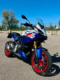 BMW F900XR