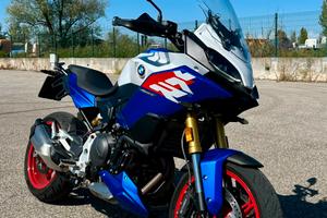 BMW F900XR