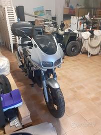 Yamaha FZS 600 Fader