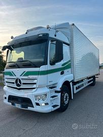 Mercedes Benz