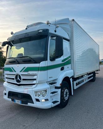Mercedes Benz