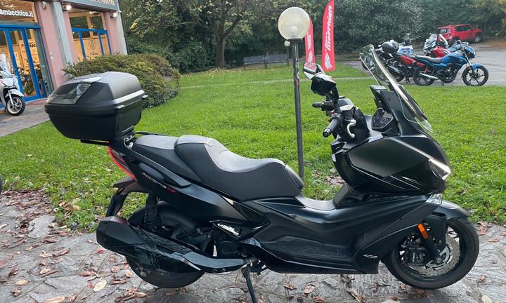 Kymco Xciting 400i VS