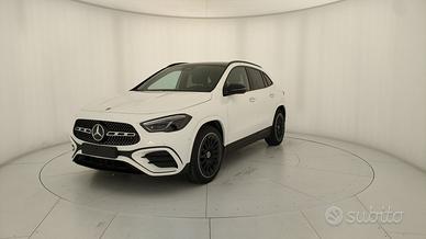 MERCEDES-BENZ GLA 180 Automatic