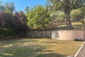 Appartamento con giardino e ingresso indipendente