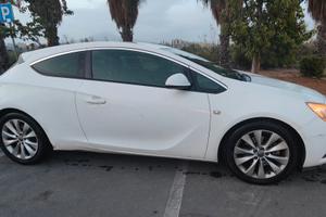 Opel Astra GTC Coupé