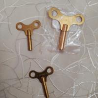 chiavi in ottone per pendolo 