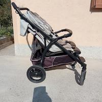 Passeggino gemellare/fratellare