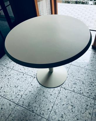 Tavolo da interno e/o esterno