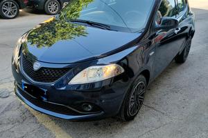 Lancia Ypsilon 1.0 FireFly 5 porte S&S Hybrid Ecoc