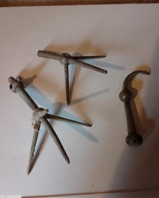 Tre oggetti da arredamento vintage.