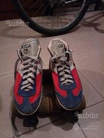 Pattini a rotelle con scarpa anni 80