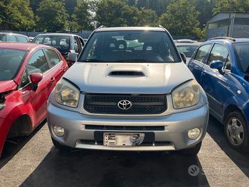 TOYOTA RAV 4 DAL 2011 PER RICAMBI