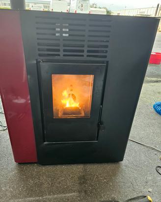 stufa a pellet Canalizzata 380 euro 