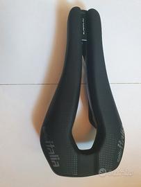WATT KIT CARBONIO SUPERFLOW selle italia nuovo