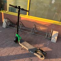 monopattino elettrico argento