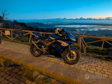 Yamaha R6 