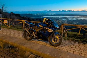 Yamaha R6 