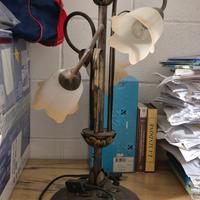 Lampada da tavolo anticata