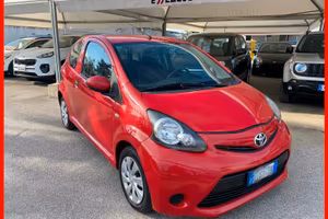 Toyota Aygo 1.0 12V VVT-i 3 porte Lounge Connect