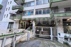 Box/Posto auto Palermo [132/25VRG]