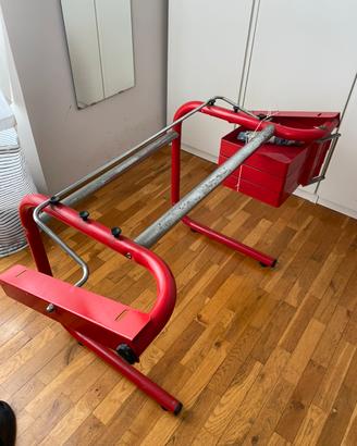 Scrivania Pupil  di Joe Colombo per Bieffeplast