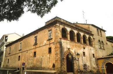 Palazzo storico del '600 con splendida vista mare